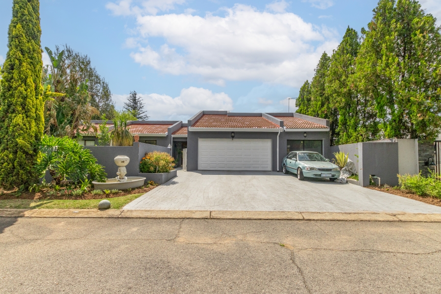 5 Bedroom Property for Sale in Kyalami Estates Gauteng