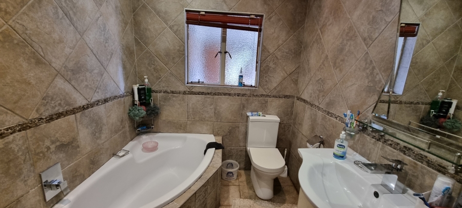 4 Bedroom Property for Sale in Elsburg Gauteng