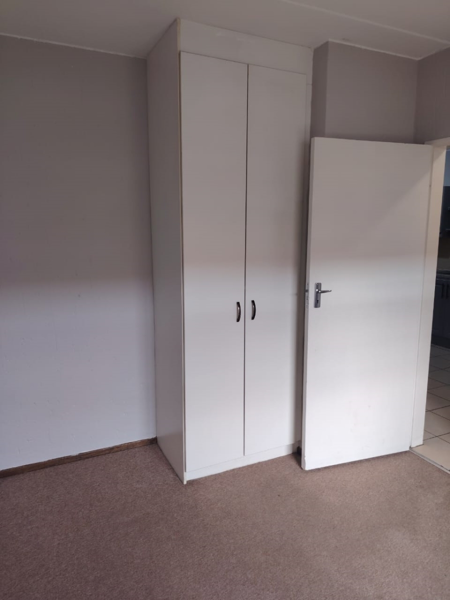 2 Bedroom Property for Sale in Comet Gauteng