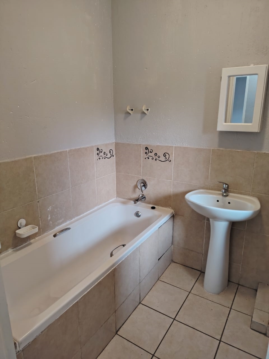 2 Bedroom Property for Sale in Comet Gauteng