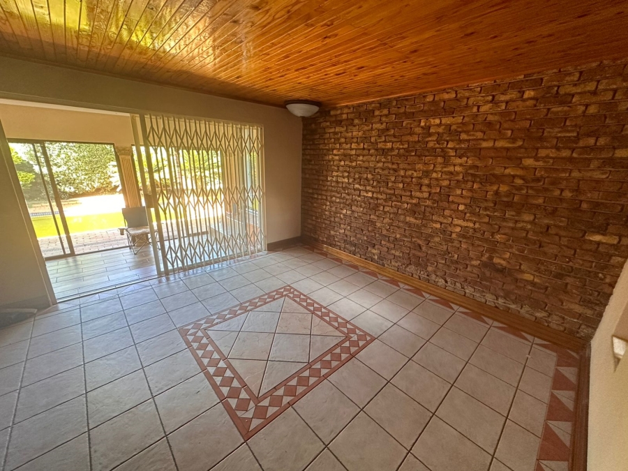 4 Bedroom Property for Sale in Rant En Dal Gauteng