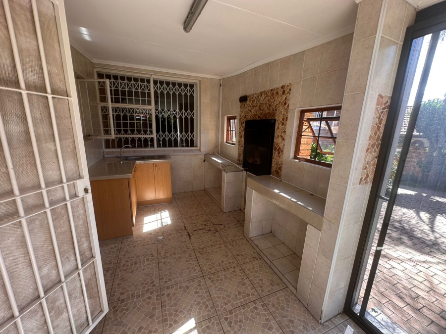 4 Bedroom Property for Sale in Rant En Dal Gauteng