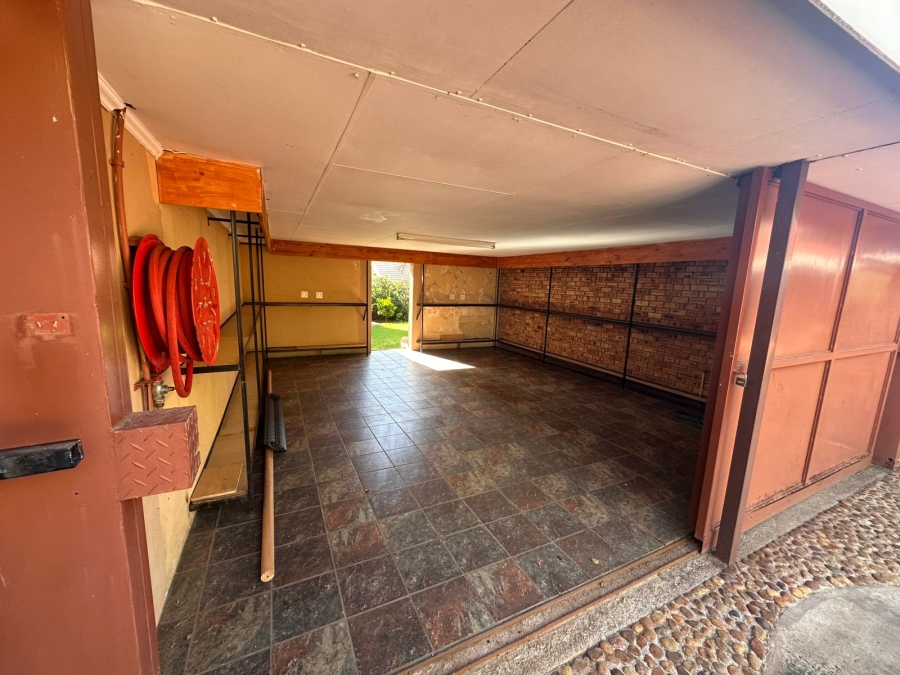 4 Bedroom Property for Sale in Rant En Dal Gauteng