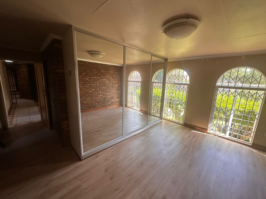4 Bedroom Property for Sale in Rant En Dal Gauteng