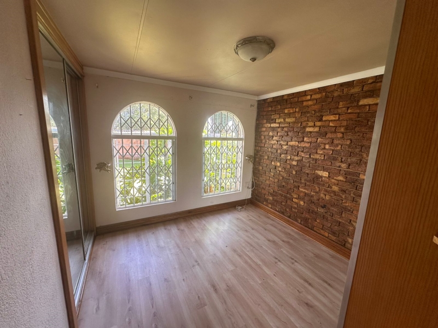 4 Bedroom Property for Sale in Rant En Dal Gauteng