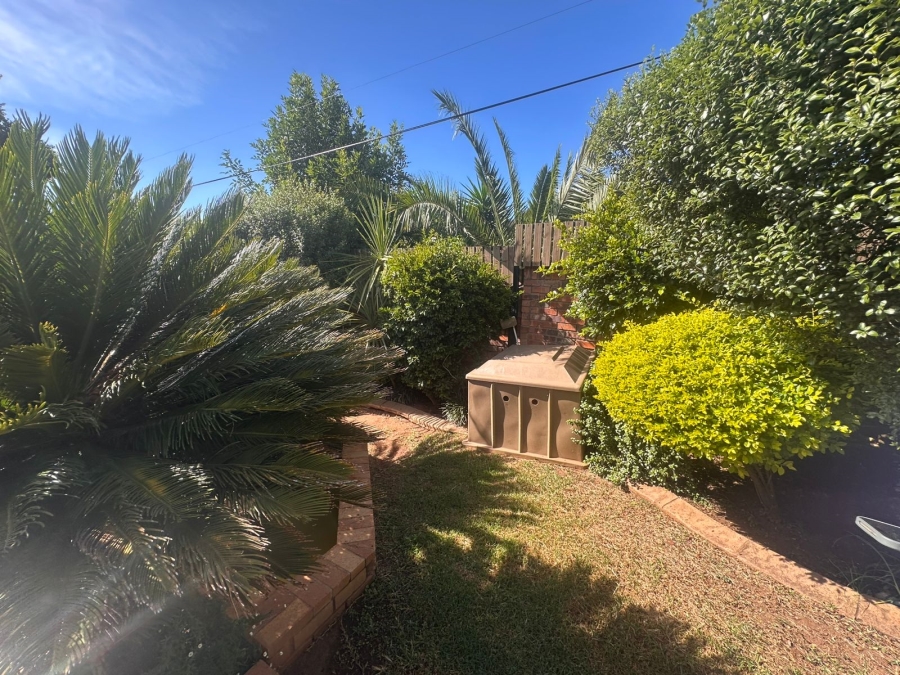 4 Bedroom Property for Sale in Rant En Dal Gauteng