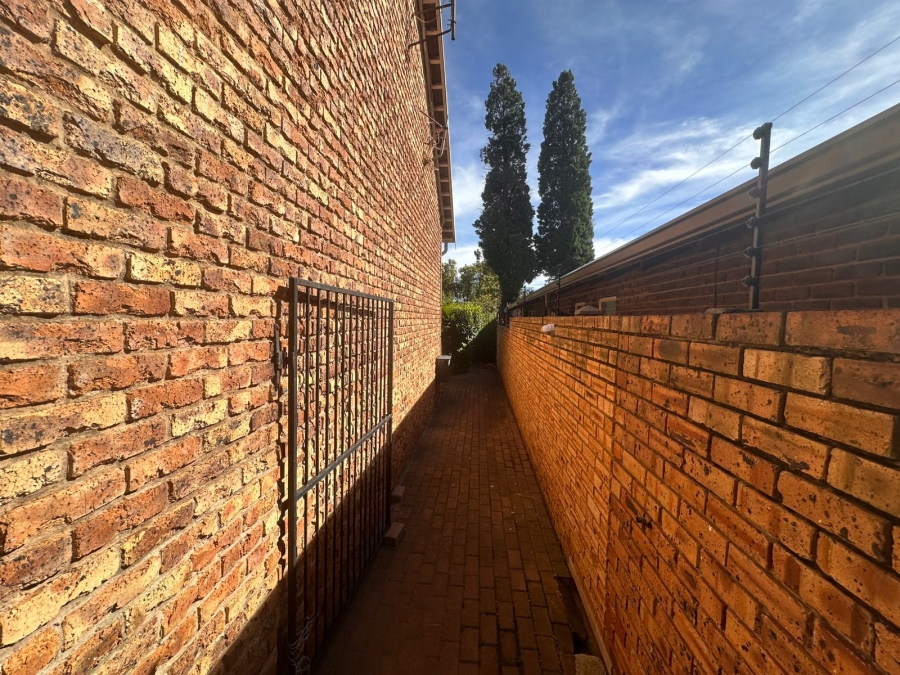 4 Bedroom Property for Sale in Rant En Dal Gauteng