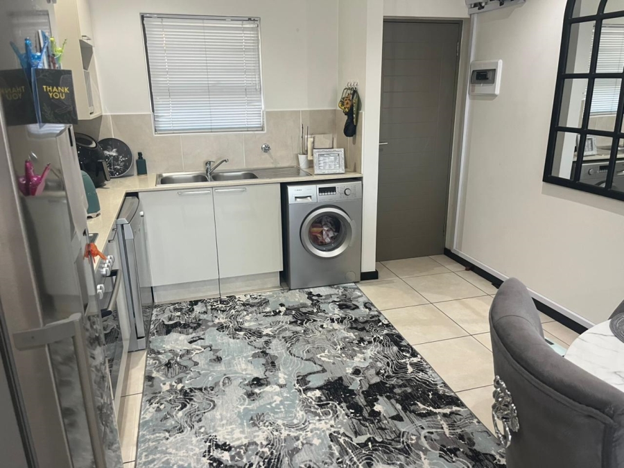 2 Bedroom Property for Sale in Barbeque Downs Gauteng