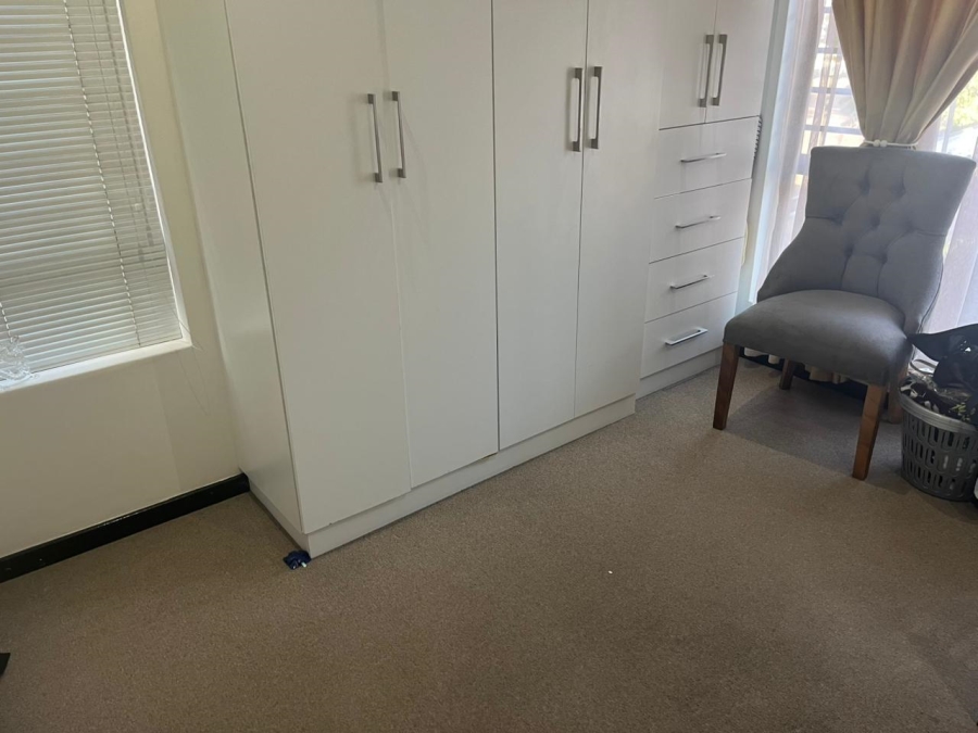 2 Bedroom Property for Sale in Barbeque Downs Gauteng