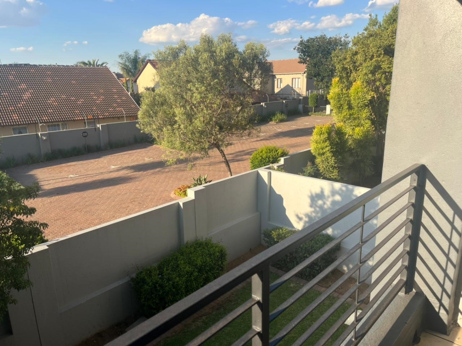 2 Bedroom Property for Sale in Barbeque Downs Gauteng