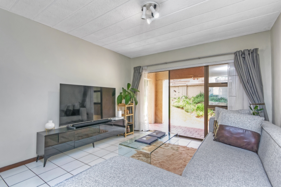 2 Bedroom Property for Sale in Buccleuch Gauteng