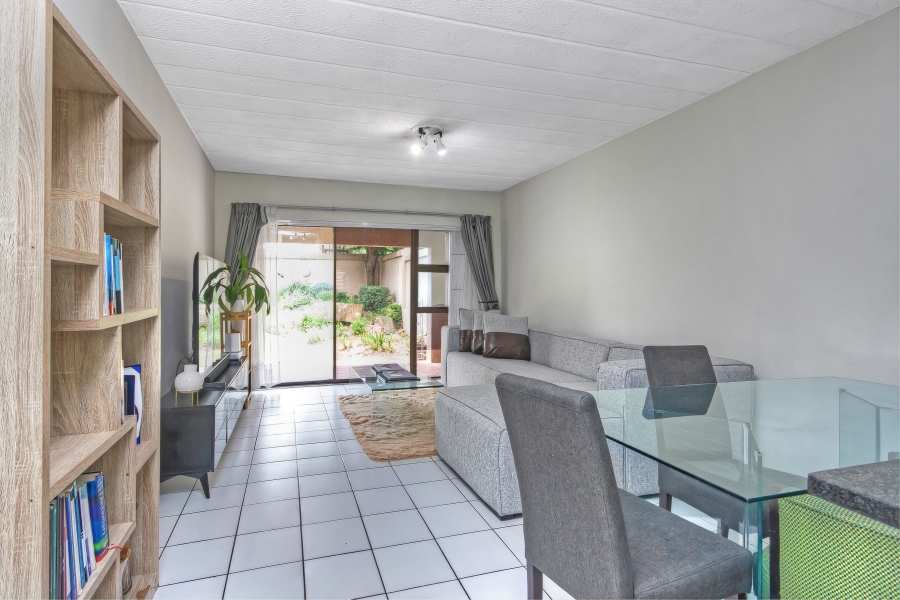 2 Bedroom Property for Sale in Buccleuch Gauteng