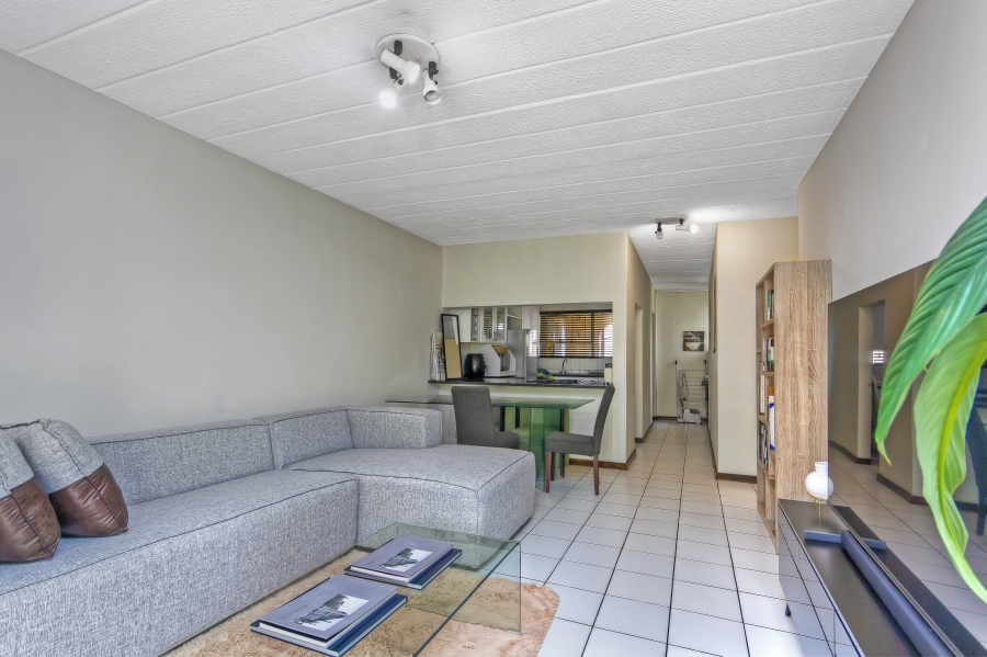 2 Bedroom Property for Sale in Buccleuch Gauteng