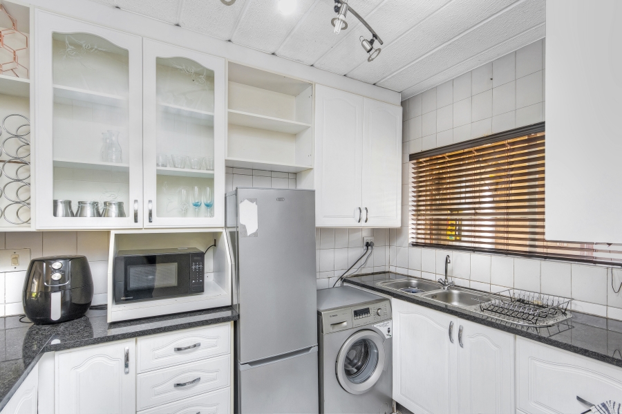 2 Bedroom Property for Sale in Buccleuch Gauteng