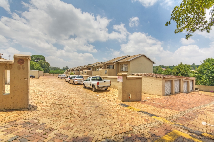 2 Bedroom Property for Sale in Buccleuch Gauteng