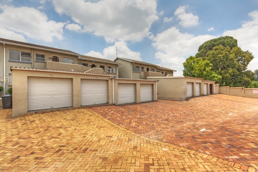 2 Bedroom Property for Sale in Buccleuch Gauteng