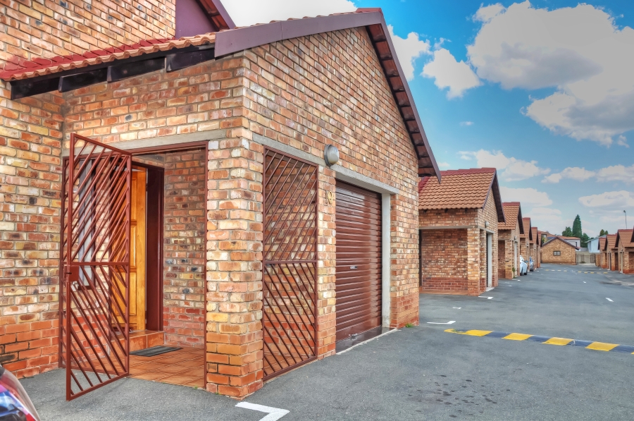 3 Bedroom Property for Sale in Halfway Gardens Gauteng