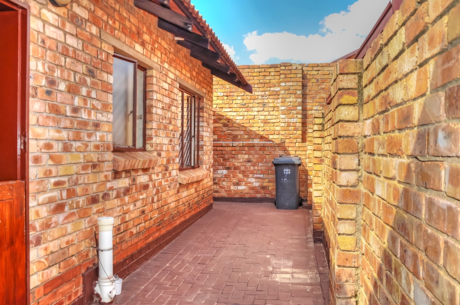 3 Bedroom Property for Sale in Halfway Gardens Gauteng