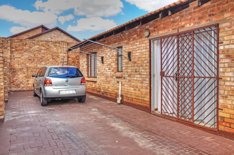 3 Bedroom Property for Sale in Halfway Gardens Gauteng