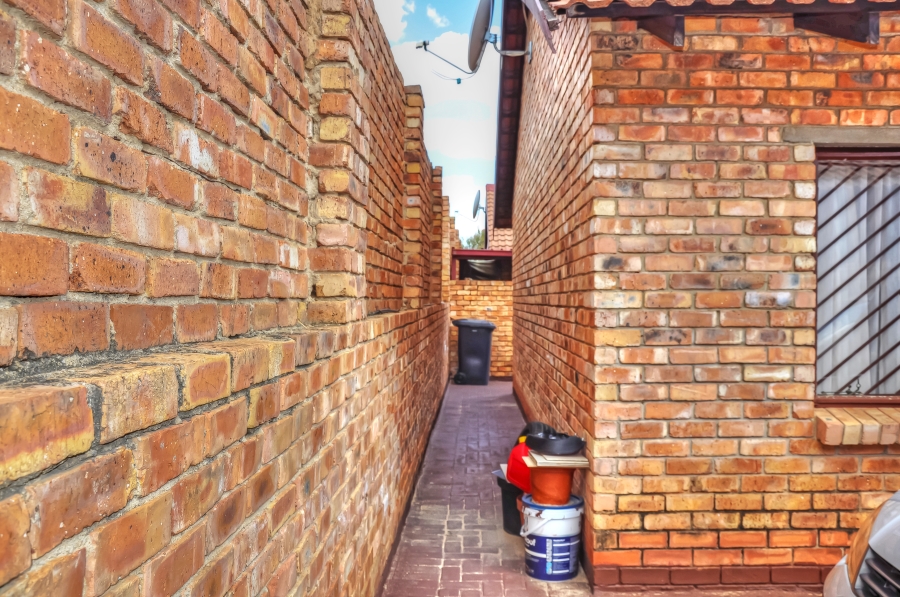 3 Bedroom Property for Sale in Halfway Gardens Gauteng