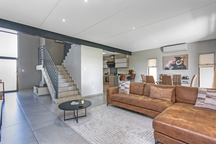 3 Bedroom Property for Sale in Crowthorne AH Gauteng