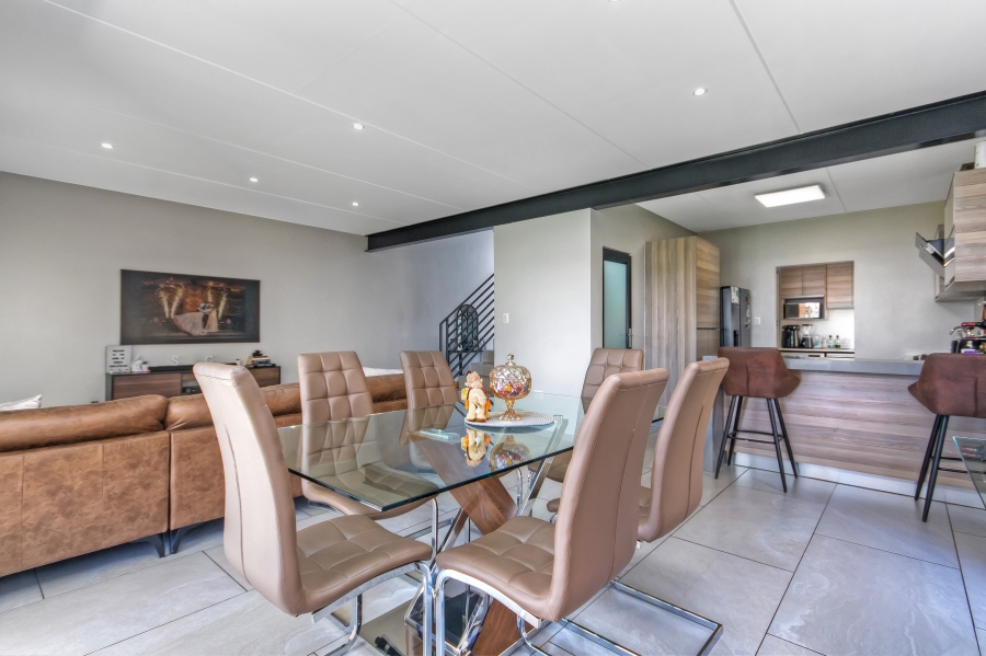 3 Bedroom Property for Sale in Crowthorne AH Gauteng