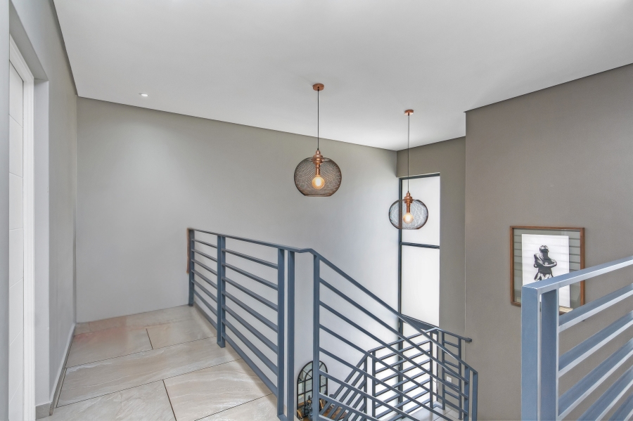 3 Bedroom Property for Sale in Crowthorne AH Gauteng