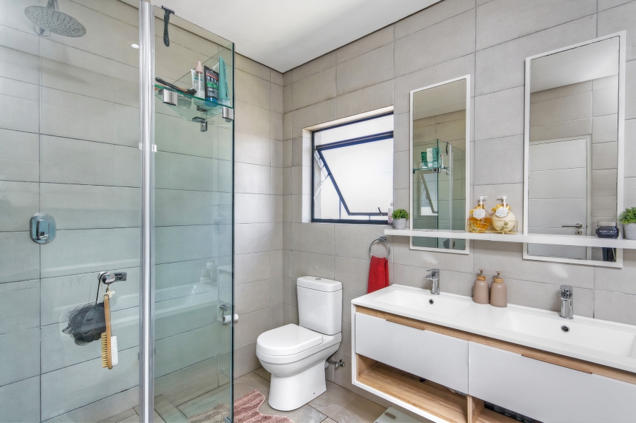 3 Bedroom Property for Sale in Crowthorne AH Gauteng