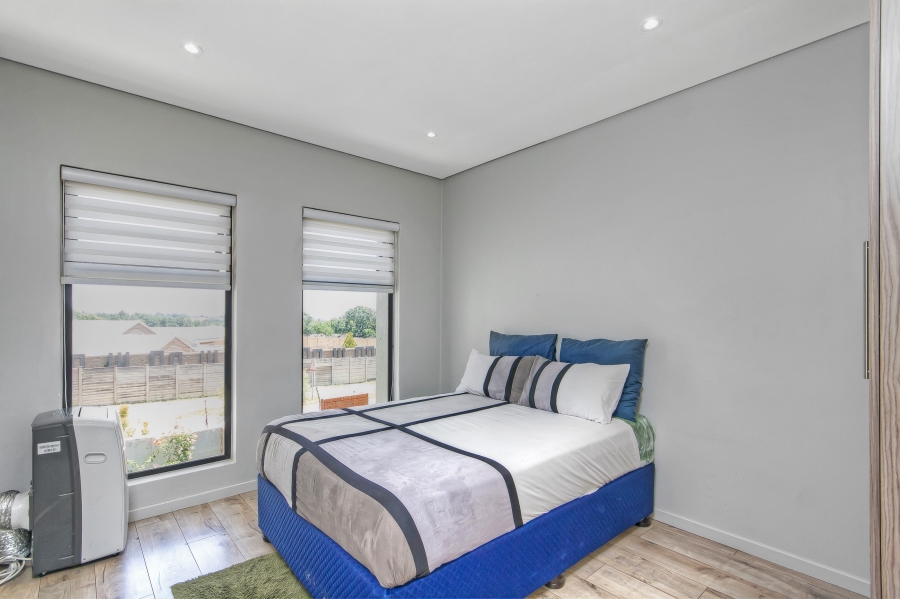 3 Bedroom Property for Sale in Crowthorne AH Gauteng