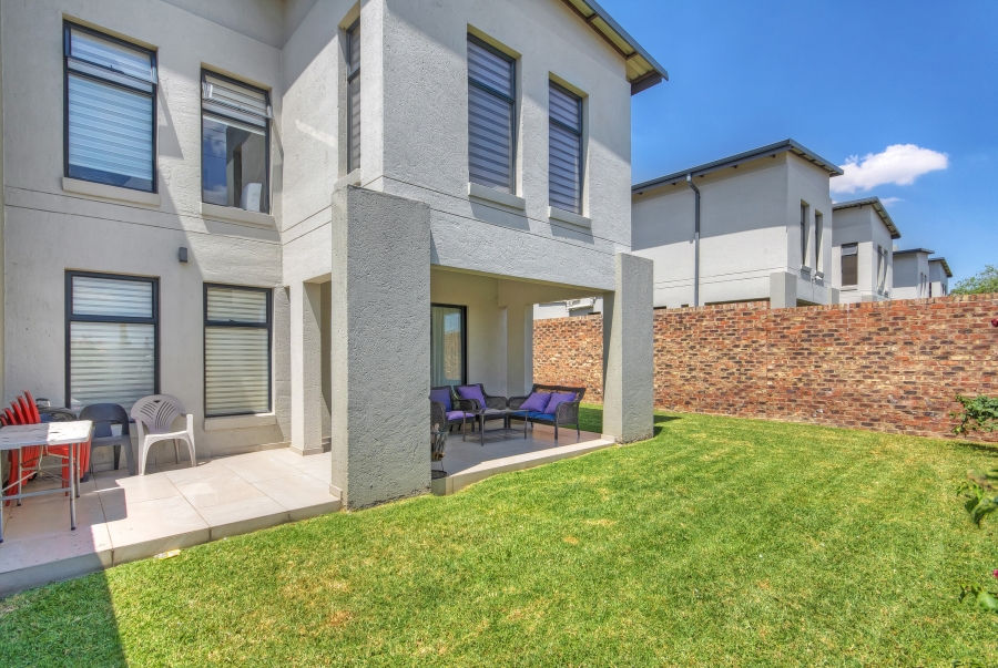 3 Bedroom Property for Sale in Crowthorne AH Gauteng