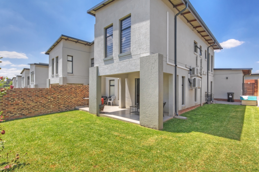 3 Bedroom Property for Sale in Crowthorne AH Gauteng