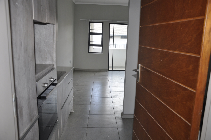 2 Bedroom Property for Sale in Rooihuiskraal North Gauteng