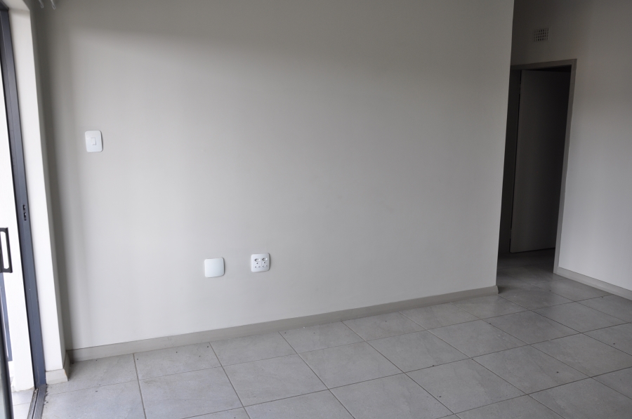 2 Bedroom Property for Sale in Rooihuiskraal North Gauteng