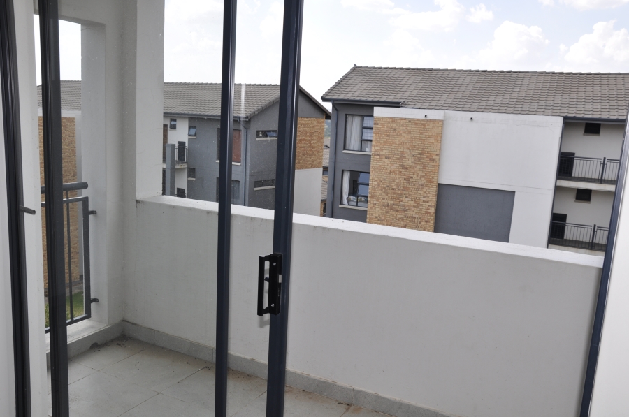 2 Bedroom Property for Sale in Rooihuiskraal North Gauteng