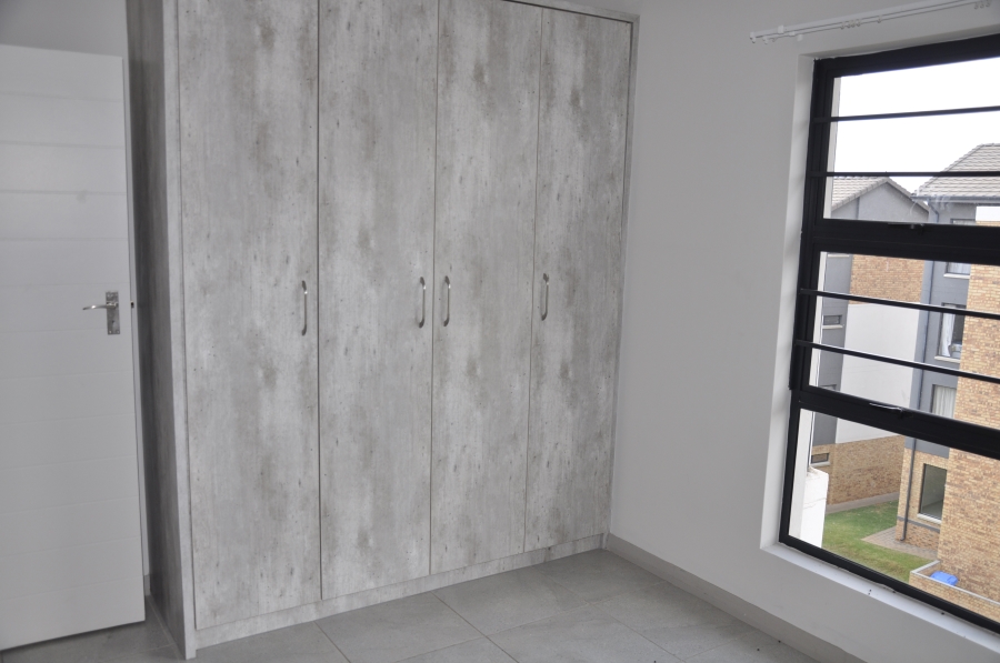 2 Bedroom Property for Sale in Rooihuiskraal North Gauteng