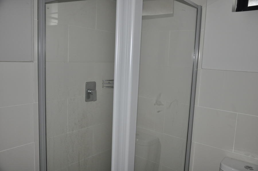 2 Bedroom Property for Sale in Rooihuiskraal North Gauteng