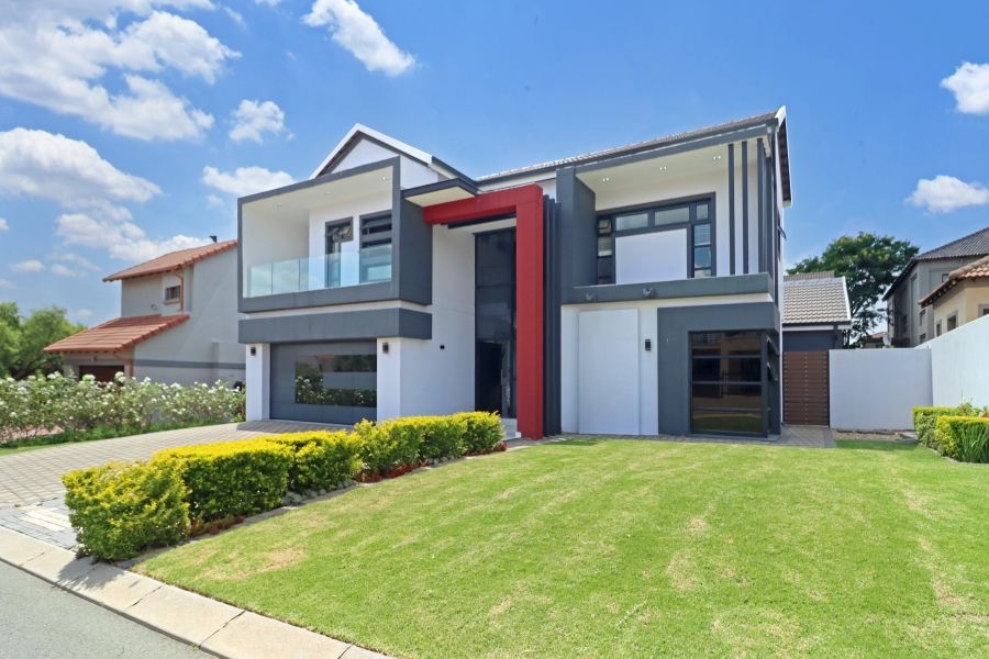 5 Bedroom Property for Sale in Blue Valley Golf Estate Gauteng