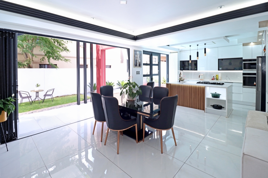 5 Bedroom Property for Sale in Blue Valley Golf Estate Gauteng