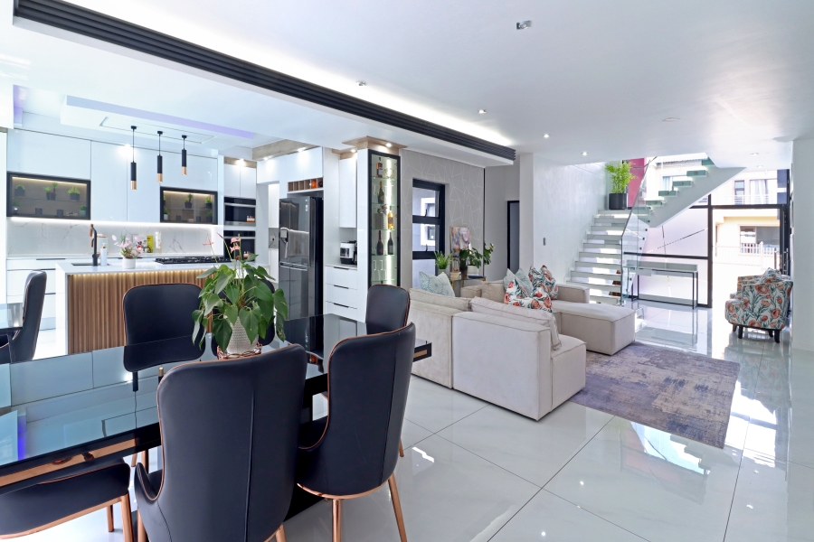 5 Bedroom Property for Sale in Blue Valley Golf Estate Gauteng