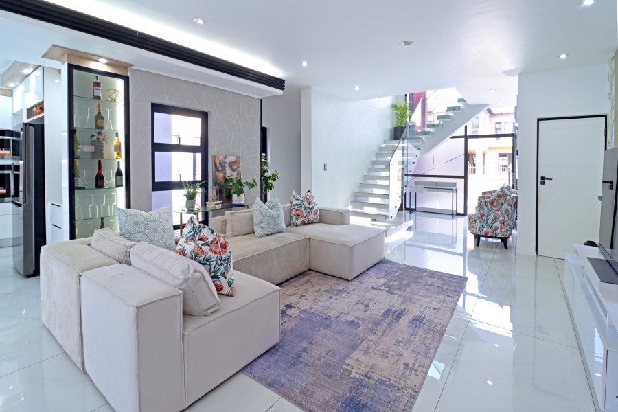 5 Bedroom Property for Sale in Blue Valley Golf Estate Gauteng