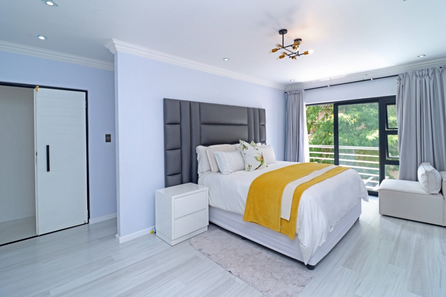 5 Bedroom Property for Sale in Blue Valley Golf Estate Gauteng