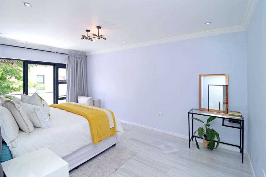 5 Bedroom Property for Sale in Blue Valley Golf Estate Gauteng