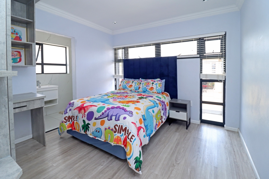 5 Bedroom Property for Sale in Blue Valley Golf Estate Gauteng