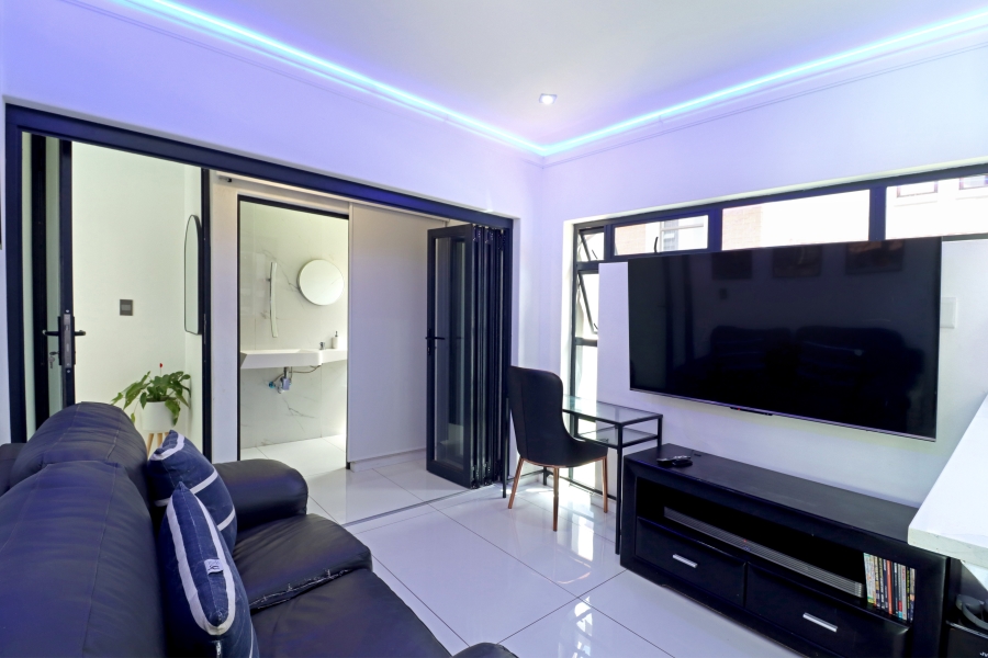 5 Bedroom Property for Sale in Blue Valley Golf Estate Gauteng