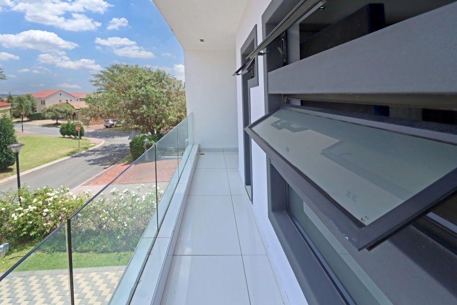 5 Bedroom Property for Sale in Blue Valley Golf Estate Gauteng