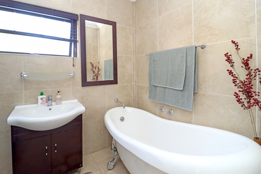 4 Bedroom Property for Sale in Blue Valley Golf Estate Gauteng