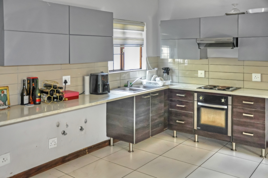 2 Bedroom Property for Sale in Halfway Gardens Gauteng