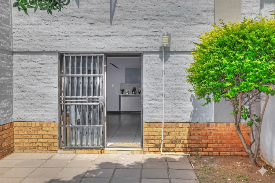 2 Bedroom Property for Sale in Halfway Gardens Gauteng