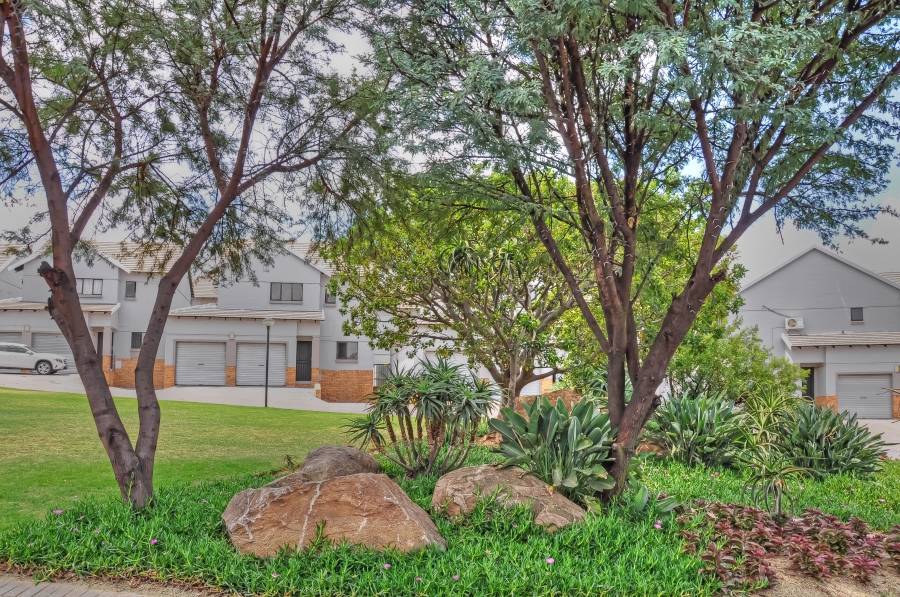 2 Bedroom Property for Sale in Halfway Gardens Gauteng