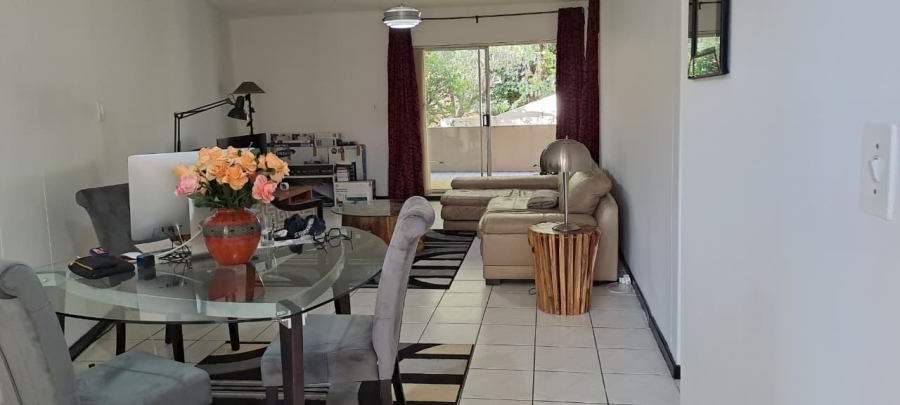 To Let 2 Bedroom Property for Rent in Sandhurst Gauteng